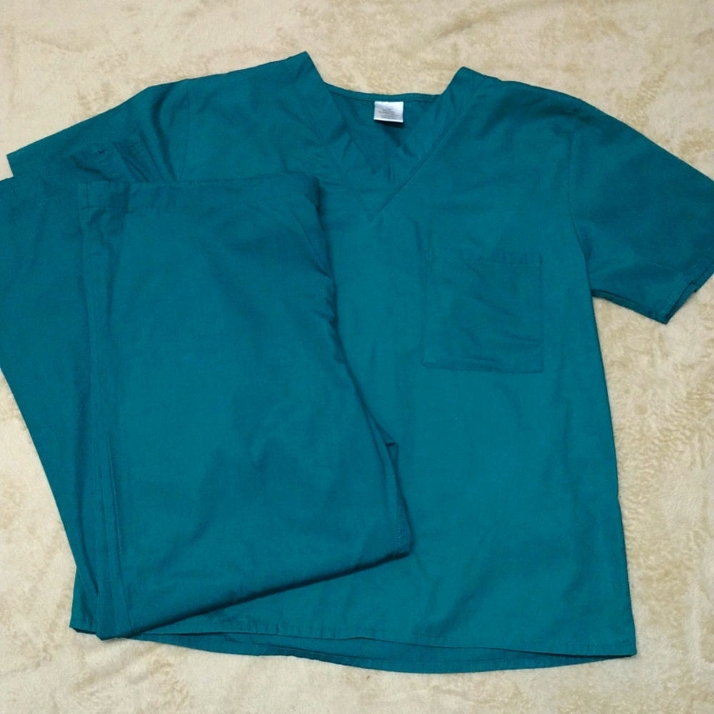 Scrub set